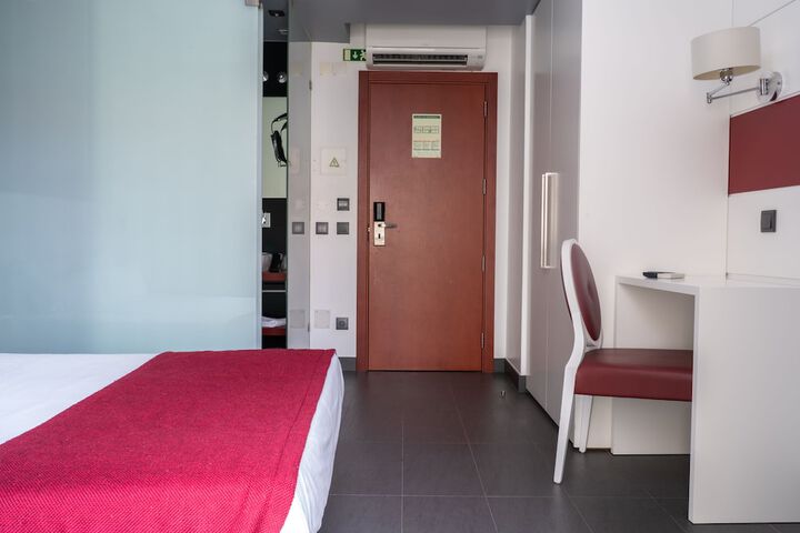 Room 3 of 49