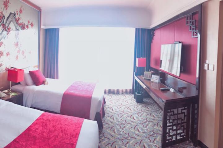 Room 13 of 63