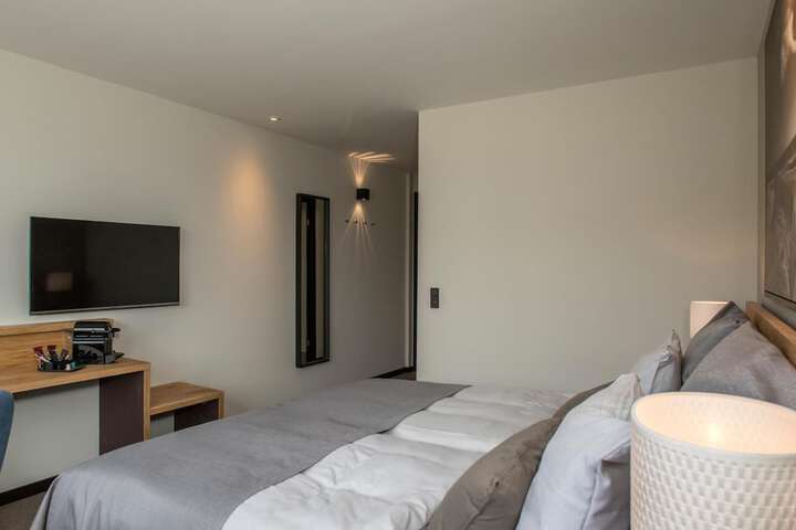 Room 12 of 31