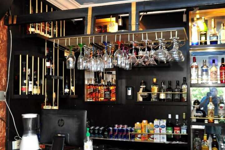 Lounge 41 of 51