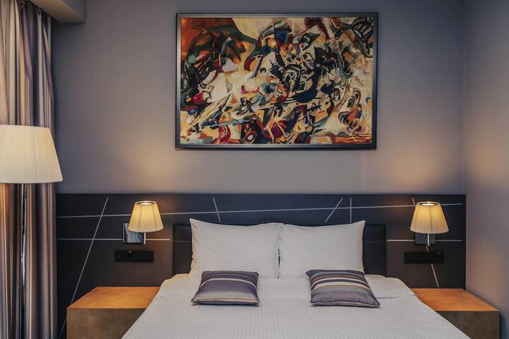 Room 26 of 99