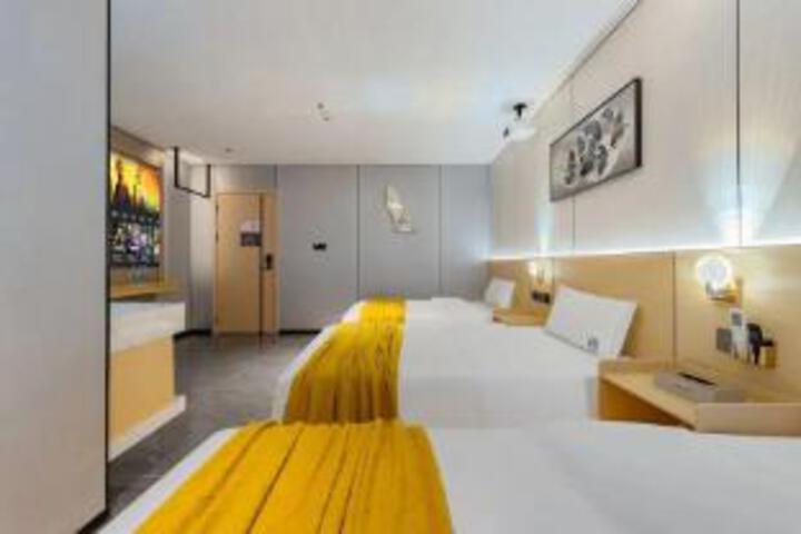 Room 6 of 6
