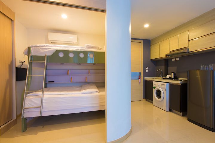 Room 6 of 74