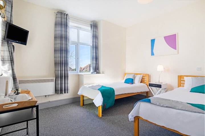 Room 16 of 30