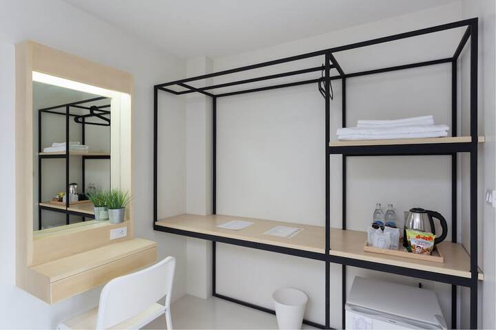 Room 11 of 40