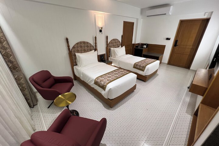 Room 10 of 70