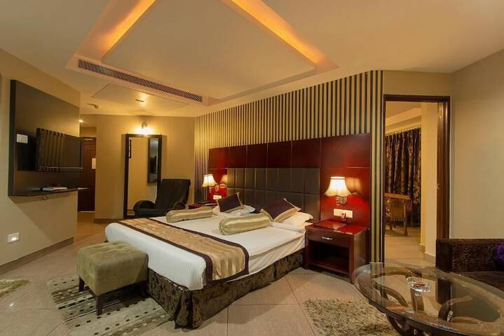 Room 21 of 83