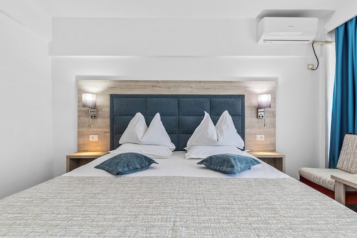 Room 4 of 31