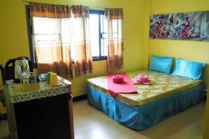 Room 7 of 18