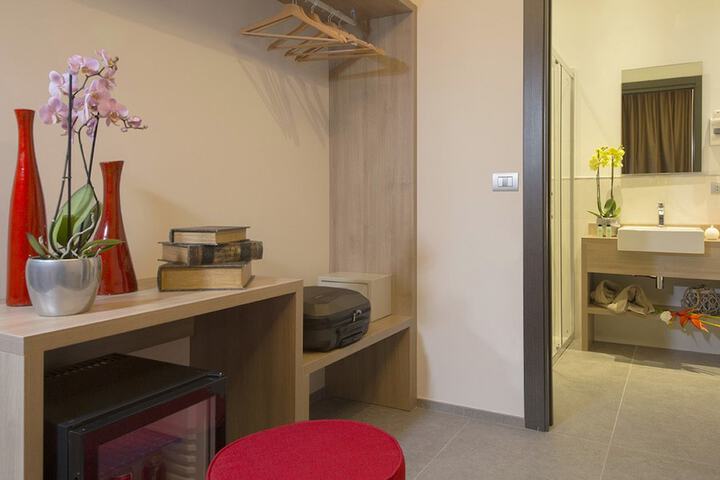 Room 19 of 50