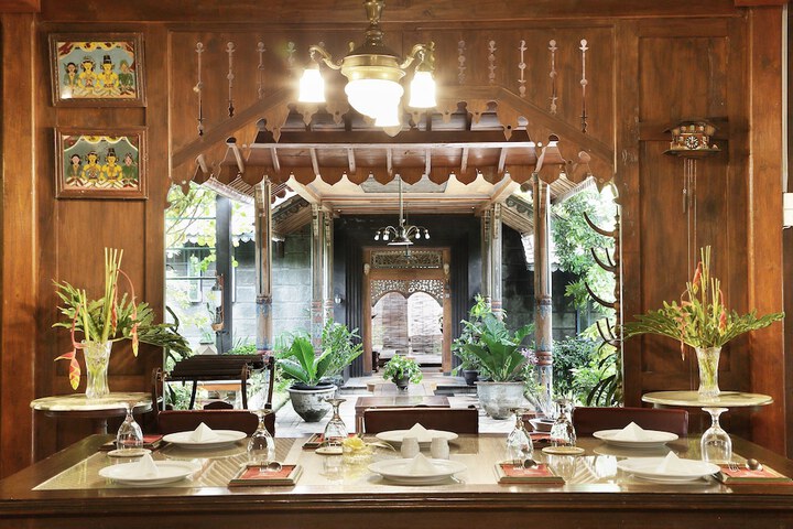 Dining 36 of 52