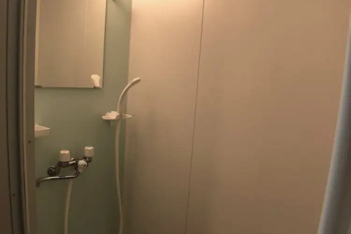 Room 8 of 14