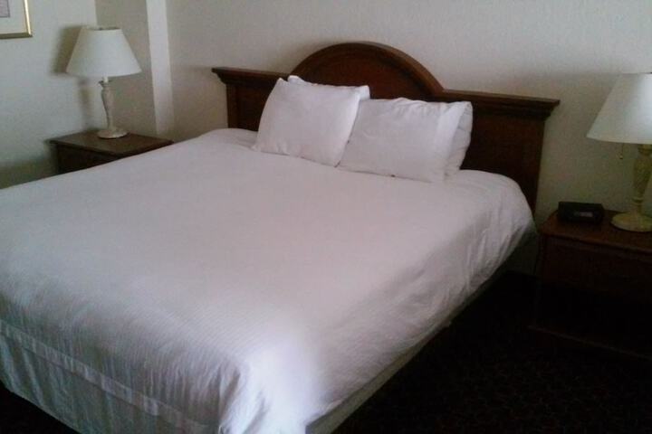 Room 11 of 24
