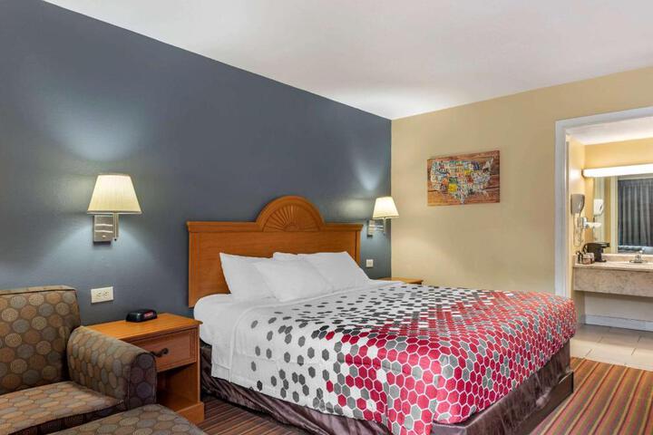 2 Queen Beds (6 of 7)