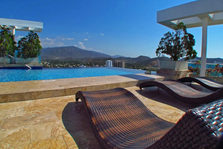 Hotel with Pool