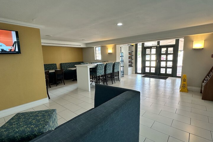 Hotel Interior 7 of 32