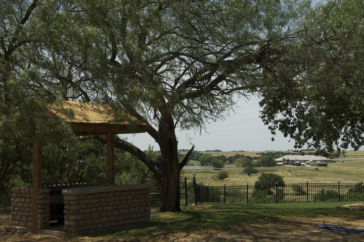 Property Grounds 38 of 79