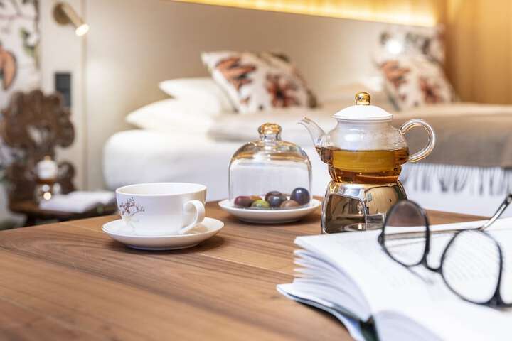 Breakfast/Coffee Service 24 of 44