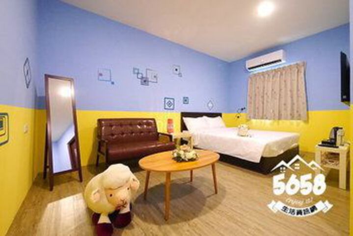 Room 3 of 16