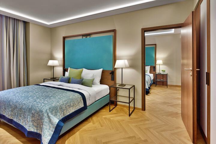 Room 21 of 110