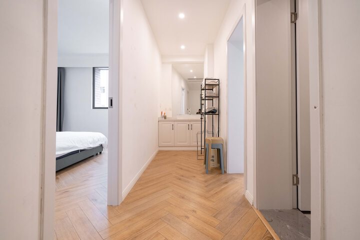 Room 13 of 21