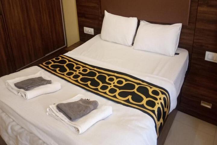 Gold Stays Hotel