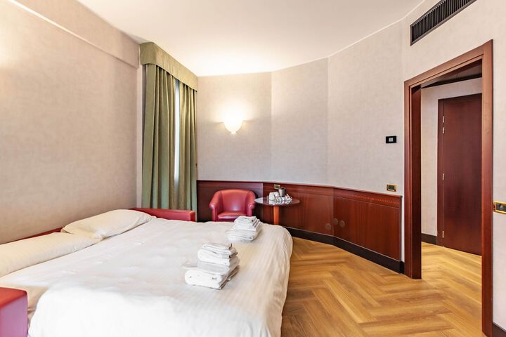 Room 54 of 82