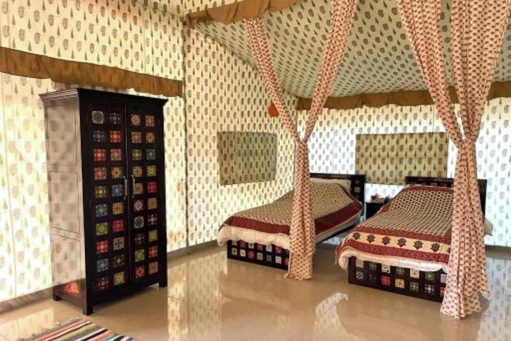 Room 4 of 24