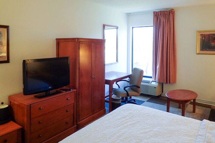 1 King Bed (19 of 46)
