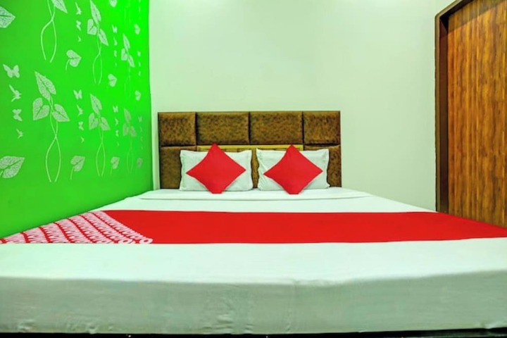 Room 4 of 19