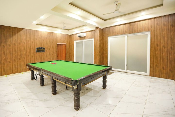 Pool 60 of 77