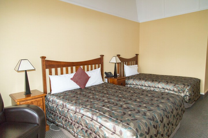 Room 4 of 52