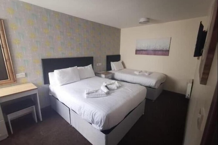 Room 10 of 23