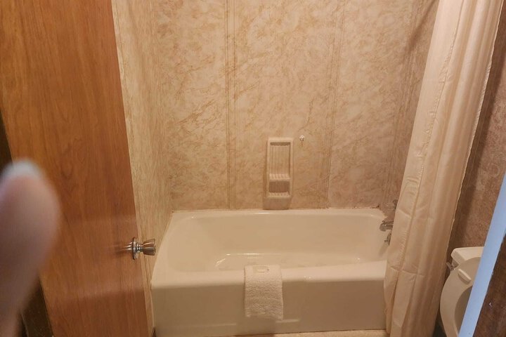 Room 16 of 19