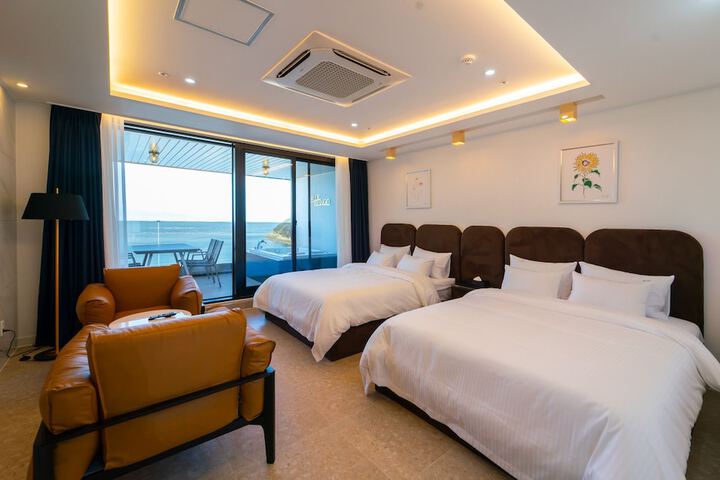 Room 12 of 60