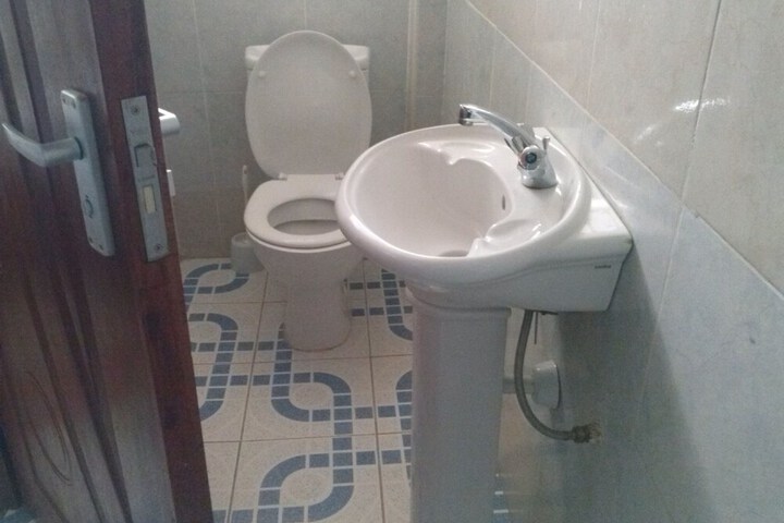 Room 4 of 12