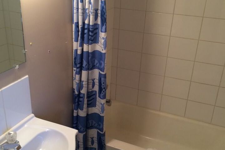 Room 2 of 17