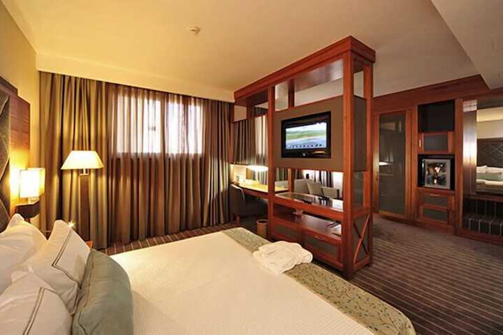 Room 10 of 71