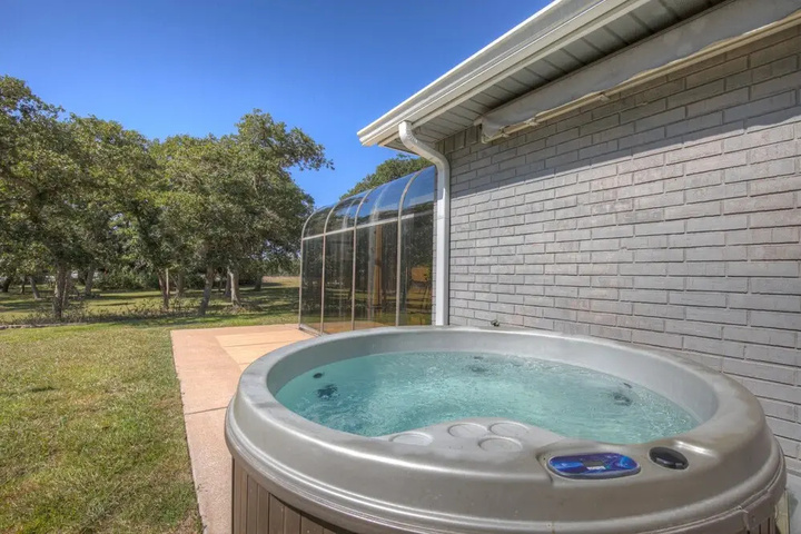 Pool 13 of 20