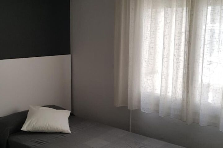 Room 18 of 32