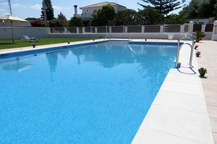 Hotel with Pool