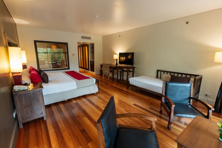 Room 29 of 182