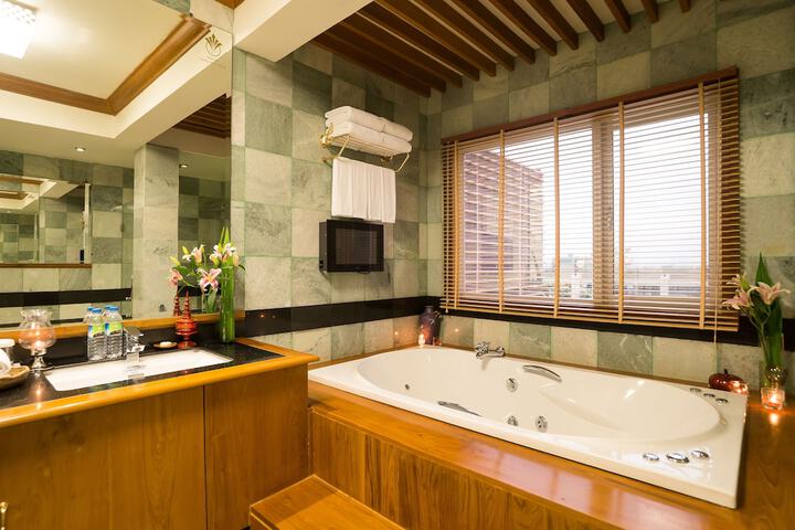 Hot Tub 135 of 181