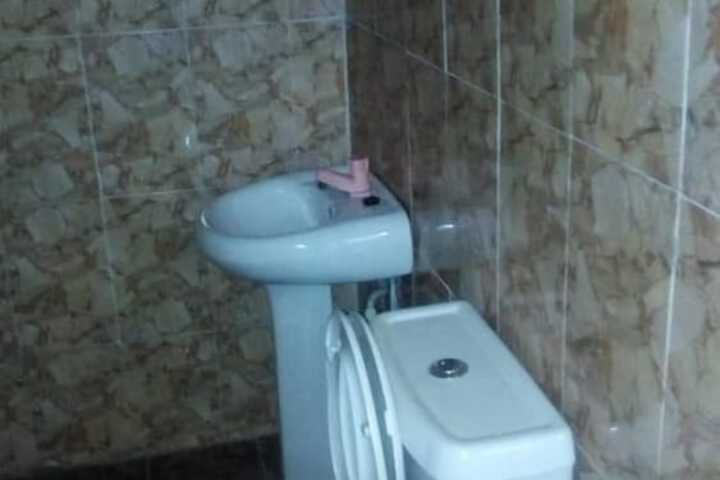 Room 5 of 8