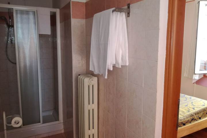 Room 41 of 60