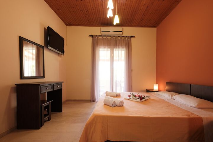 Room 9 of 36