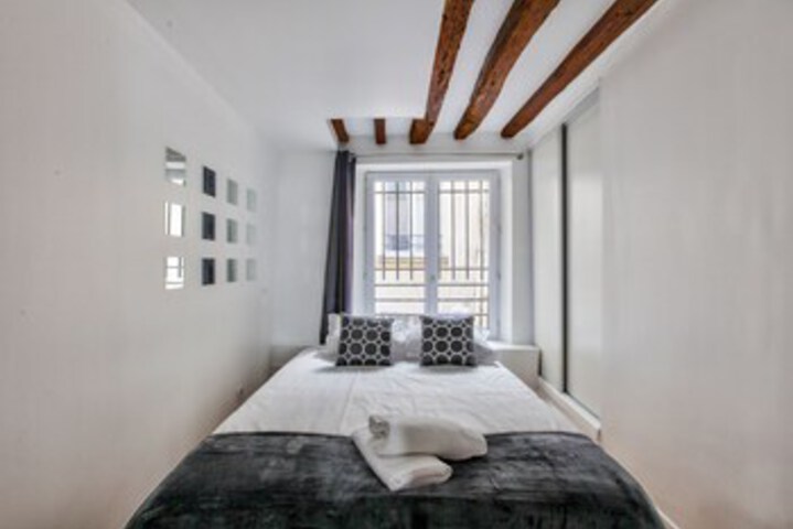 Room 5 of 14