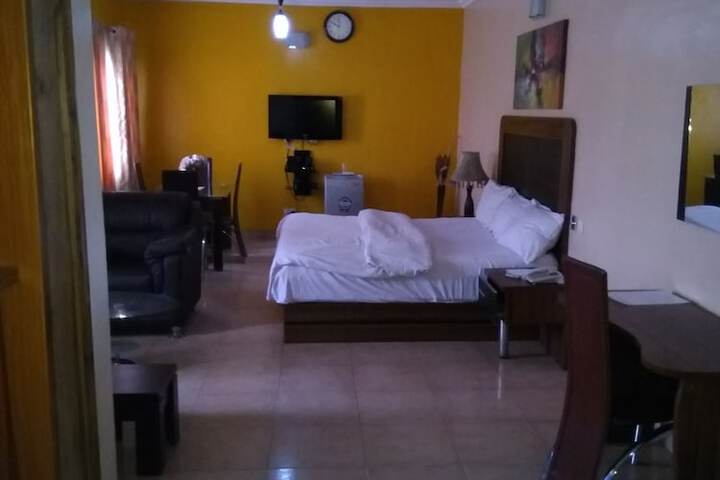 Room 5 of 23