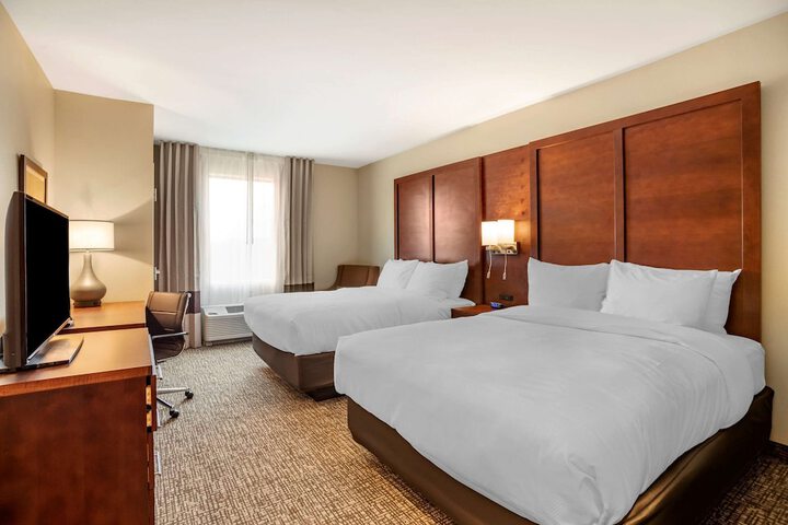 2 Queen Beds (4 of 15)