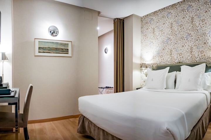 Room 21 of 68